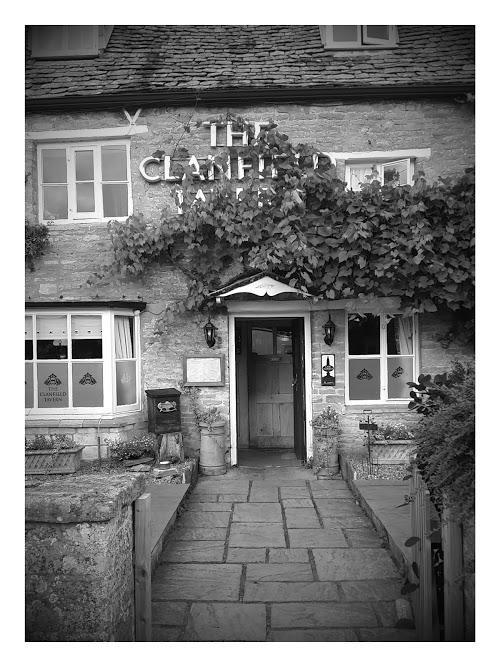 The Clanfield Tavern Экстерьер фото